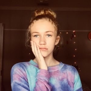 Meet your Posher, Stella